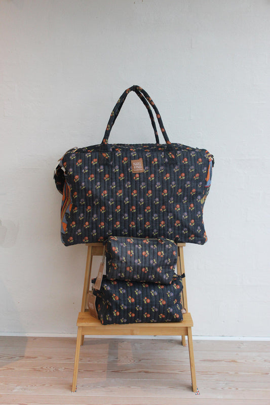 Amisha Sari Travel Set