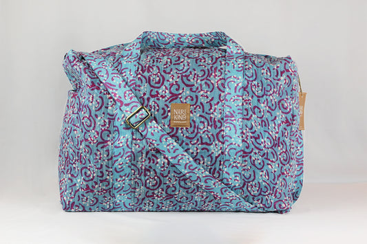 Nilaveer Sari Duffle Bag